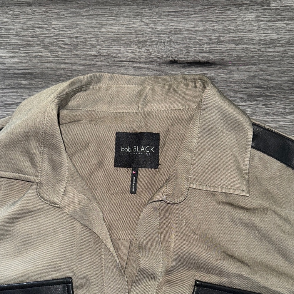 Stylish Tan Button Down Shirt with Black Accents - Picture 2 of 4